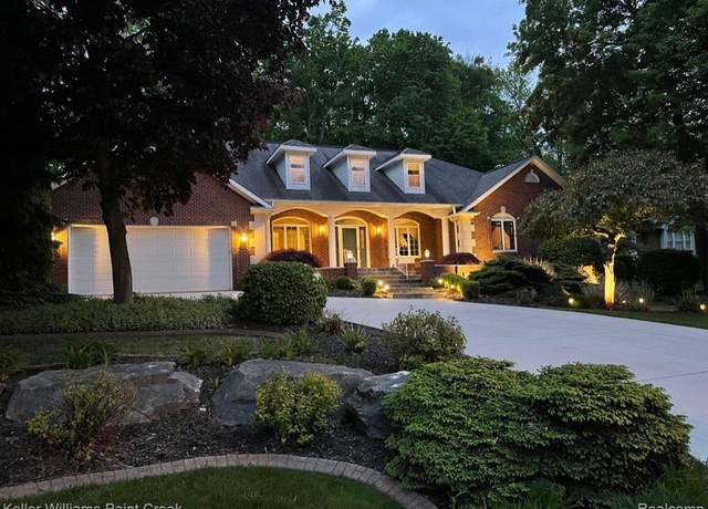Property at 8241 Fountain View Dr, Flushing, MI 48433, 4 beds, 2.5 baths
