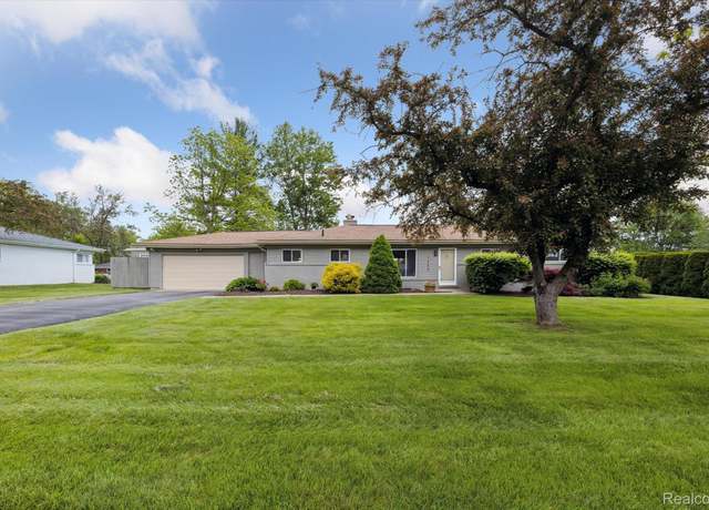 Property at 7159 Ward Eagle Dr, West Bloomfield, MI 48322, 3 beds, 2 baths