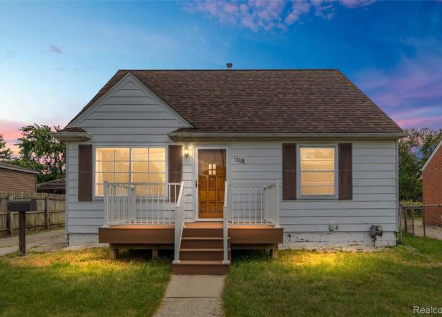 Property at 15738 Frazho Rd, Roseville, MI 48066, 3 beds, 1 bath