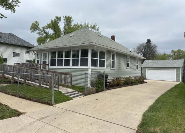 Property at 200 Cass Ave, Jackson, MI 49203, 2 beds, 1 bath