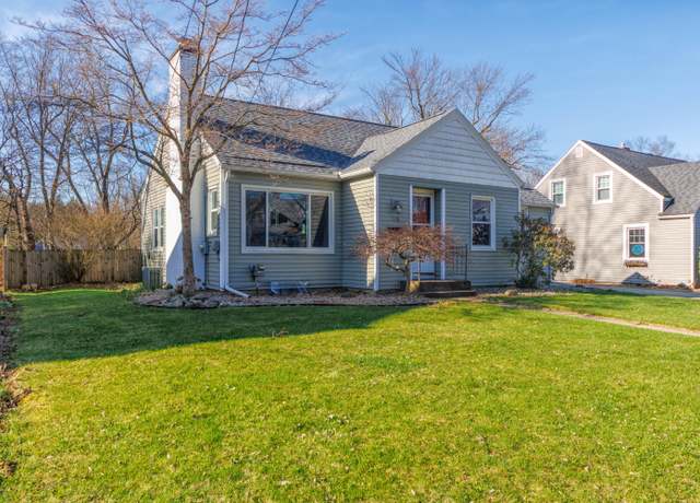 Property at 1110 Royce Ave, Kalamazoo, MI 49001, 2 beds, 1 bath