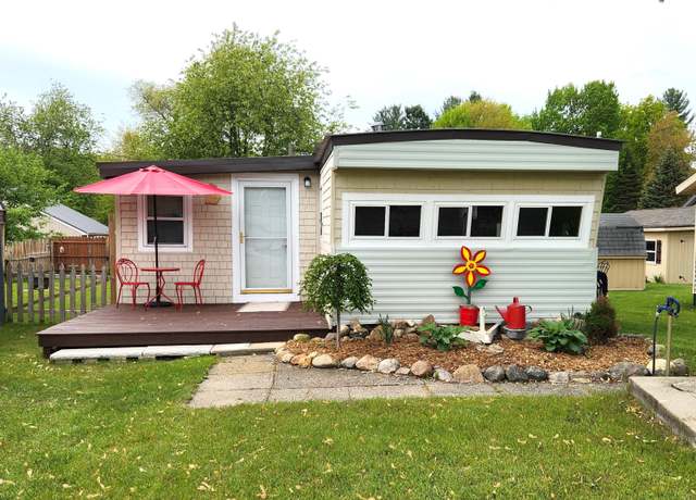 Property at 10438 Hunters Trl, Lake, MI 48632, 2 beds, 1 bath