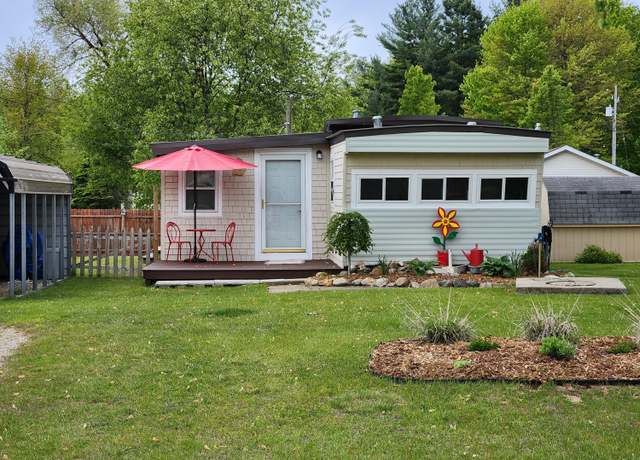 Property at 10438 Hunters Trl, Lake, MI 48632, 2 beds, 1 bath