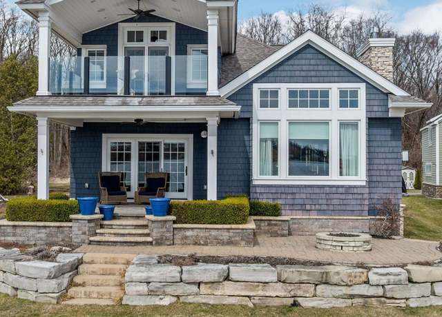 Property at 10667 Castlewood Dr, White Lake, MI 48386, 5 beds, 3.5 baths