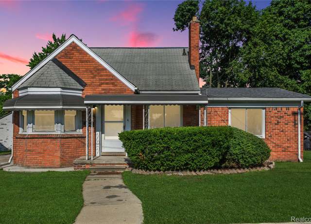 Property at 65 Martin Luther King Jr Blvd N, Pontiac, MI 48342, 4 beds, 2 baths