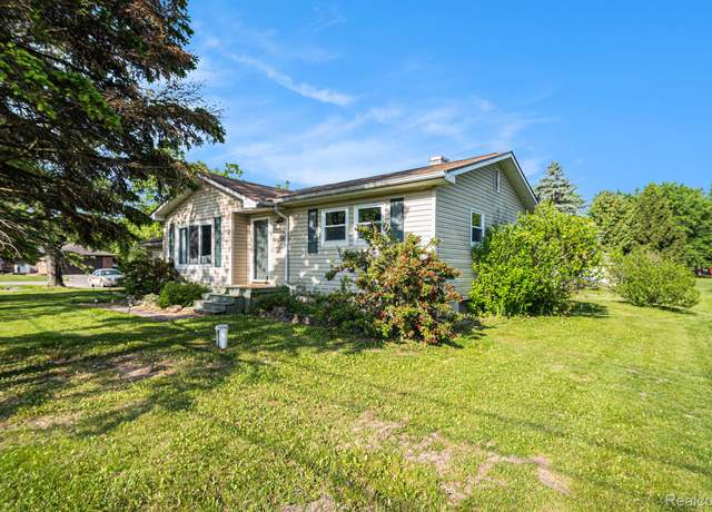 Property at 1284 S Seymour Rd, Flint, MI 48532, 2 beds, 1 bath