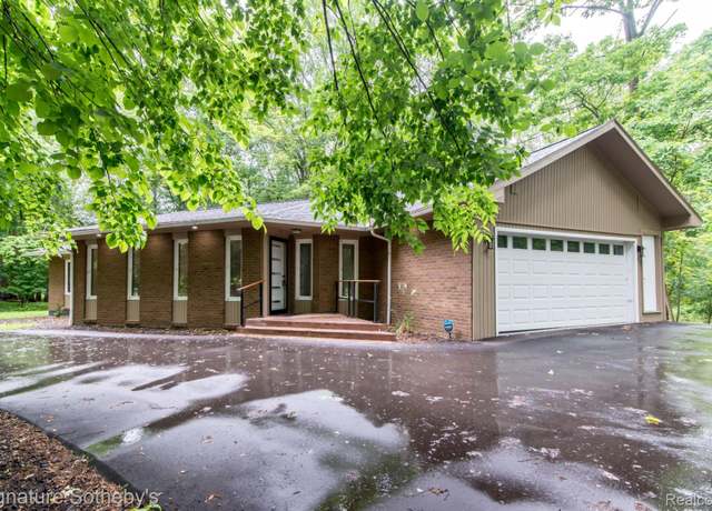 Property at 23415 Beech Rd, Southfield, MI 48033, 3 beds, 2 baths