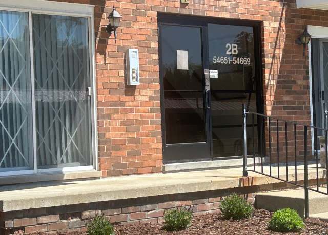 Property at 54667 Shelby Rd, Shelby Twp, MI 48316, 2 beds, 1 bath