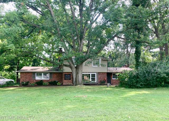 Property at 1210 Ashover Dr, Bloomfield Hills, MI 48304, 4 beds, 2 baths