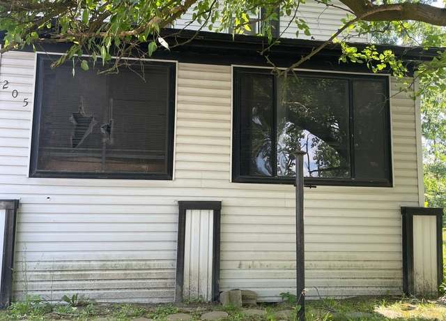 Property at 205 W Dayton St, Flint, MI 48505, 3 beds, 1 bath