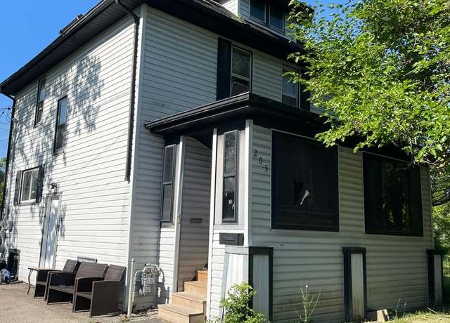 Property at 205 W Dayton St, Flint, MI 48505, 3 beds, 1 bath