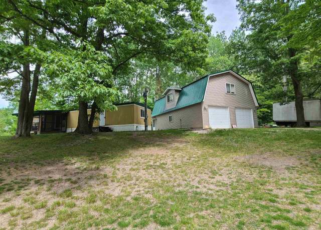 Property at 4020 Northwood Ct, Barton City, MI 48705, 2 beds, 2.5 baths