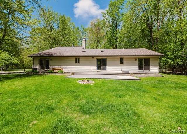 Property at 3928 E Marilyns Ln, Midland, MI 48642, 3 beds, 2 baths