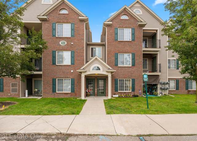 Property at 14203 Pinehurst Ln, Grand Blanc, MI 48439, 2 beds, 2 baths