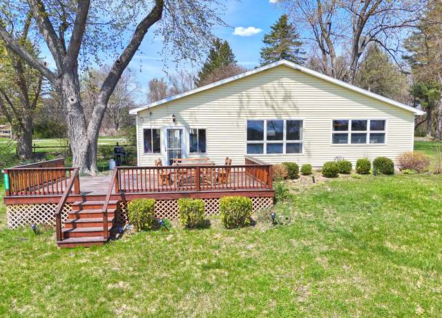 Property at 66758 Lakeshore Dr, Dowagiac, MI 49047, 3 beds, 2 baths