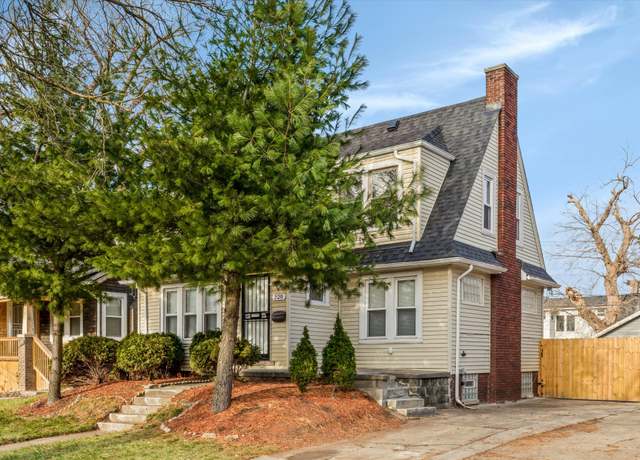 Property at 220 Moss St, Highland Park, MI 48203, 3 beds, 1.5 baths