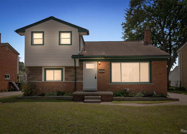 Property at 31239 Cooley Blvd, Westland, MI 48185, 3 beds, 1.5 baths