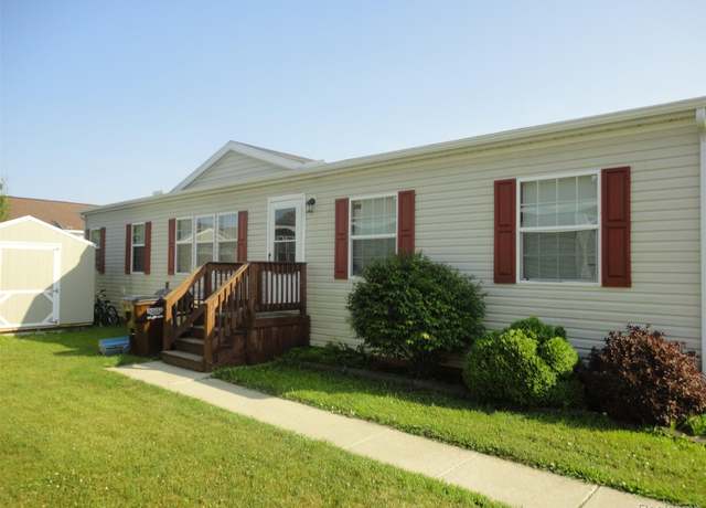 Property at 955 Cameron Cir, Monroe, MI 48161, 4 beds, 2 baths