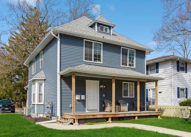 Property at 1301 Wolcott Ave, St Joseph, MI 49085, 4 beds, 3 baths
