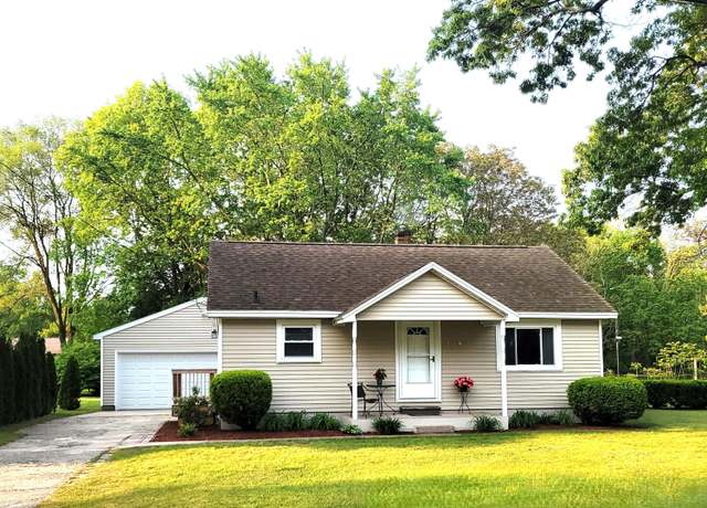 Property at 1049 Vick Rd, Norton Shores, MI 49441, 3 beds, 1 bath