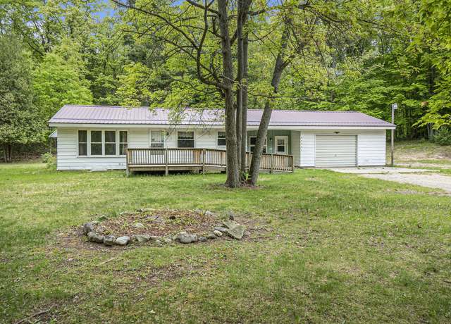 Property at 6766 E Gale Rd, Hesperia, MI 49421, 2 beds, 1 bath