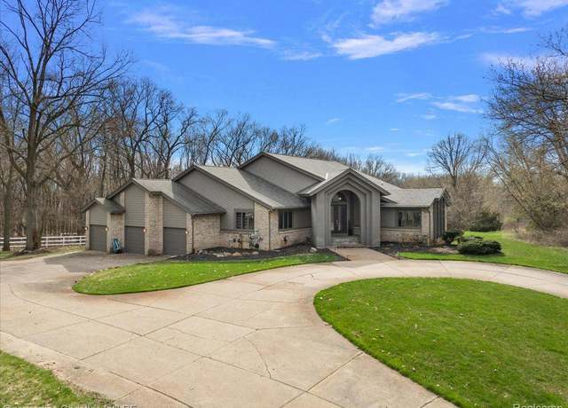 Property at 1194 Eagle Nest CT Ct, Milford Village, MI 48381, 4 beds, 3.5 baths