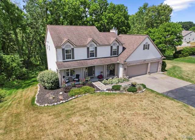 Property at 11316 Saddlebrook Cir, Pinckney, MI 48169, 4 beds, 3.5 baths