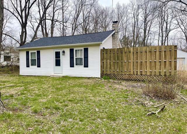 Property at 2711 West St, Niles, MI 49120, 2 beds, 1 bath