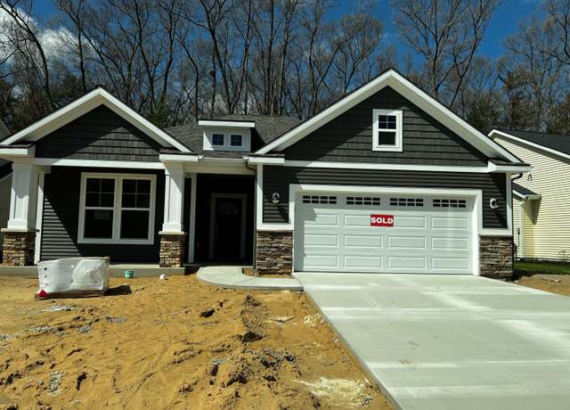 Property at 17481 Baltrusol Dr, Spring Lake, MI 49456, 1 bed, 2 baths