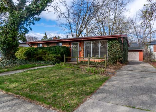 Property at 8537 Mercedes St, Dearborn Heights, MI 48127, 3 beds, 1.5 baths