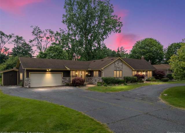 Property at 28531 Terrence St, Livonia, MI 48154, 3 beds, 2 baths