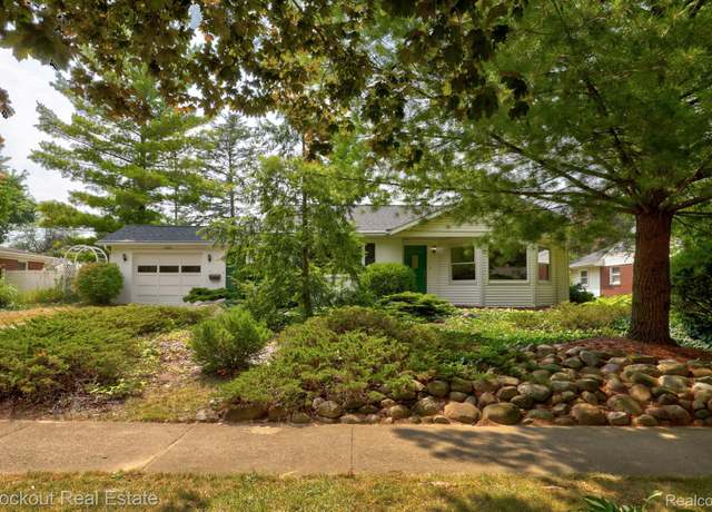 Property at 340 Beyerlein St, Frankenmuth, MI 48734, 2 beds, 1.5 baths