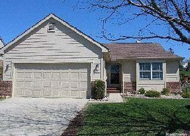 Property at 30951 Savannah Court Ct, Novi, MI 48377, 2 beds, 2.5 baths
