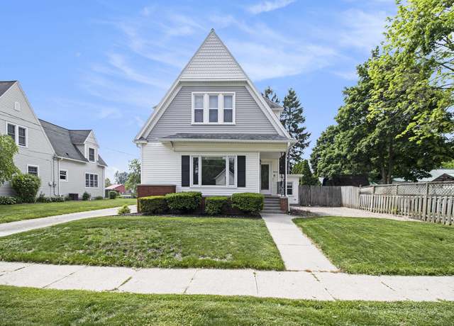 Property at 16 E Pine St, Fremont, MI 49412, 3 beds, 1.5 baths