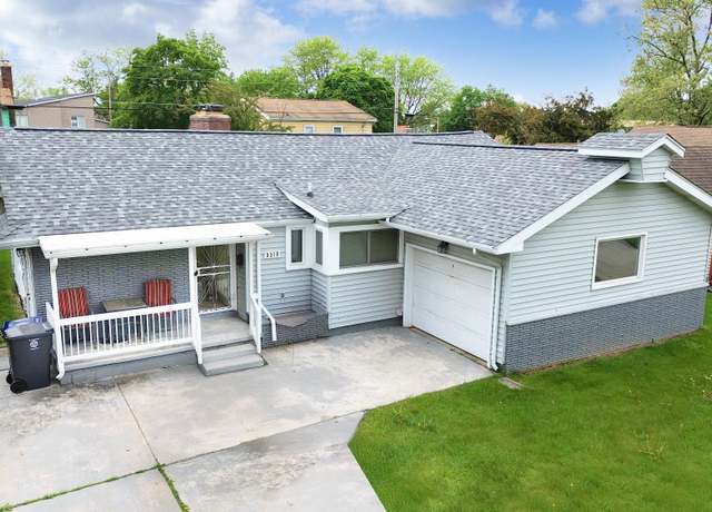 Property at 3215 Mackin Rd, Flint, MI 48504, 3 beds, 2 baths