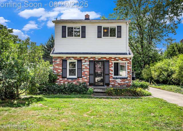 Property at 2170 Chancery Dr, Troy, MI 48085, 3 beds, 2 baths