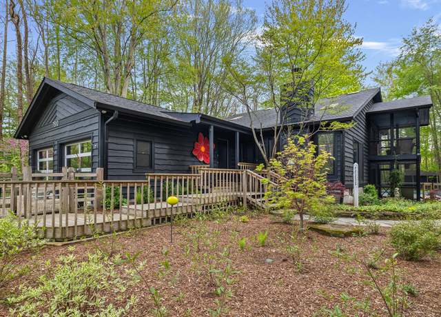 Property at 7510 Harbert Rd, Harbert, MI 49115, 3 beds, 3.5 baths