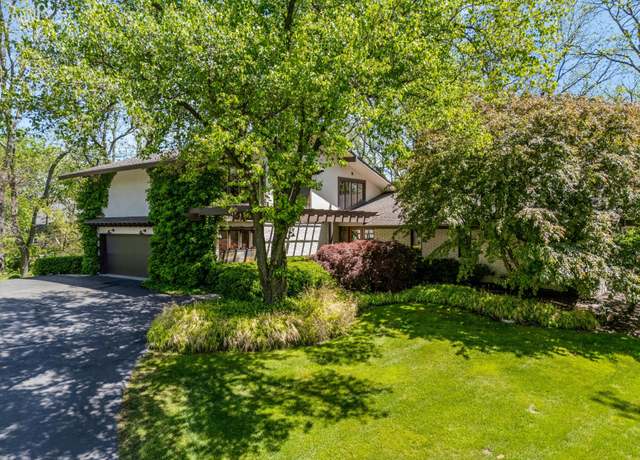 Property at 4640 Private Lake Dr, Bloomfield Hills, MI 48301, 4 beds, 3.5 baths