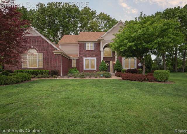 Property at 13802 Forest Ridge Circle Cir, Green Oak, MI 48178, 5 beds, 3.5 baths