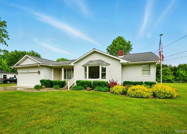 Property at 2441 Cheryl Ann Dr, Burton, MI 48519, 3 beds, 2 baths