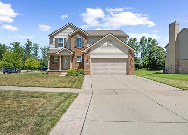 Property at 39320 Huron Pkwy, Westland, MI 48185, 4 beds, 2.5 baths