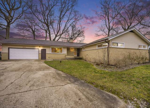 Property at 52473 Sheridan Rd, Paw Paw, MI 49079, 4 beds, 3 baths