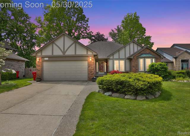 Property at 20310 Oneida Dr, Clinton Township, MI 48038, 3 beds, 2.5 baths