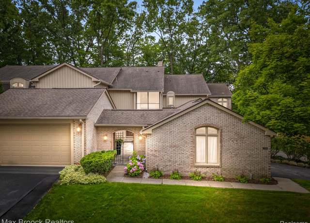 Property at 1132 Hillpointe Cir, Bloomfield Hills, MI 48304, 2 beds, 2.5 baths