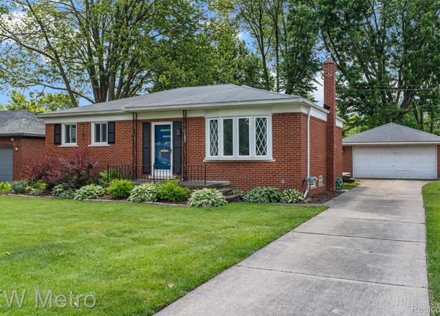 Property at 20320 Martin Rd, St Clair Shores, MI 48081, 3 beds, 2 baths