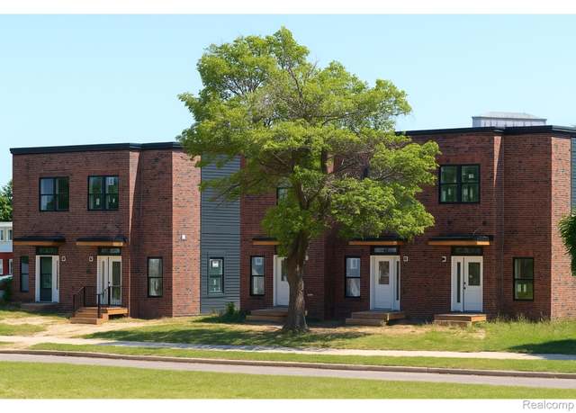 Property at 339 W Fifth Ave #3, Flint, MI 48502, 3 beds, 2.5 baths