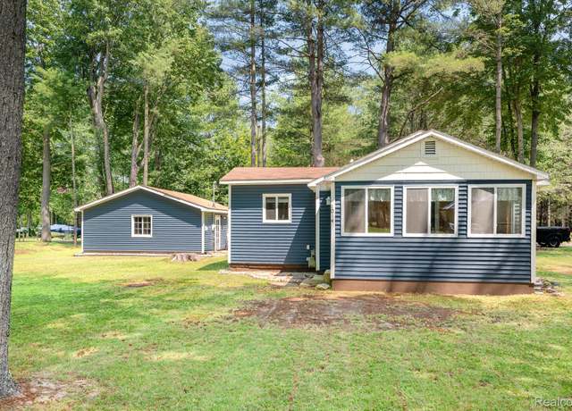 Property at 1014 Clifford St, East Tawas, MI 48730, 2 beds, 1 bath
