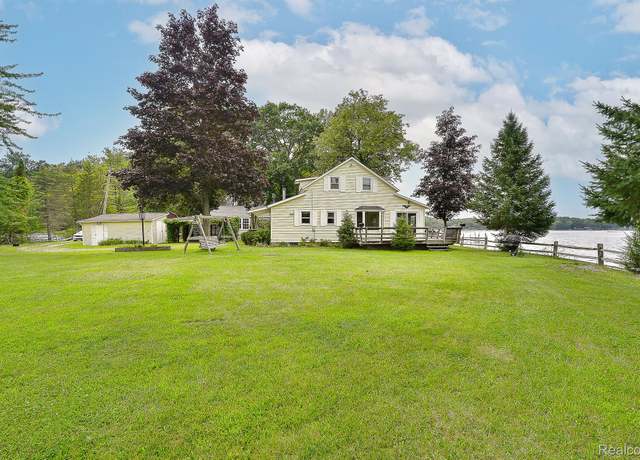 Property at 9618 Base Lake Rd, Webster Township, MI 48169, 3 beds, 1.5 baths
