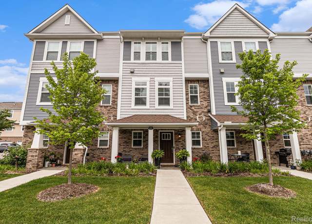 Property at 475 Jenny Way, Brighton, MI 48116, 2 beds, 2.5 baths