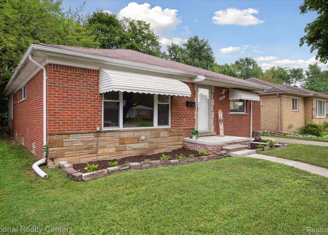 Property at 24000 Morton St, Oak Park, MI 48237, 3 beds, 2 baths